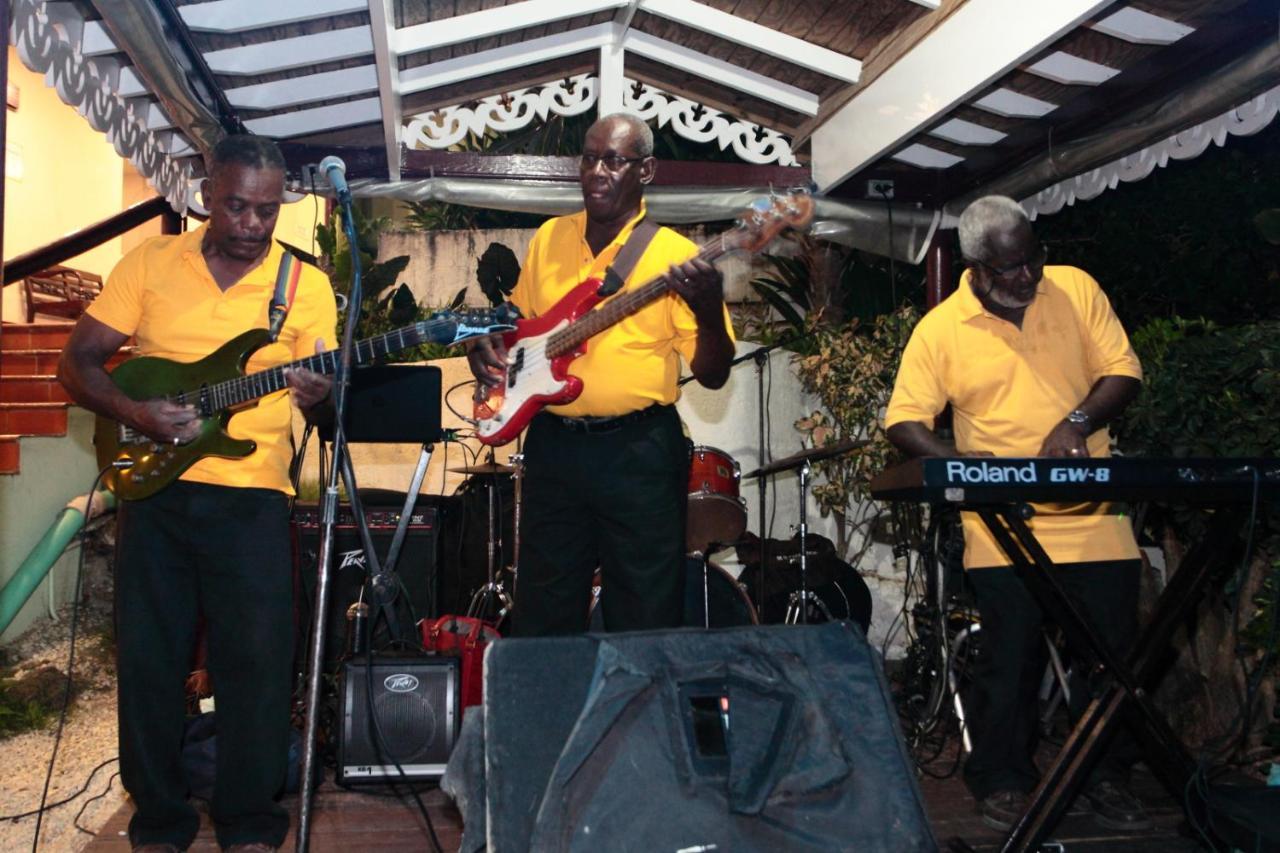 Courtyard By Marriott Bridgetown, Barbados Hotel Eksteriør billede