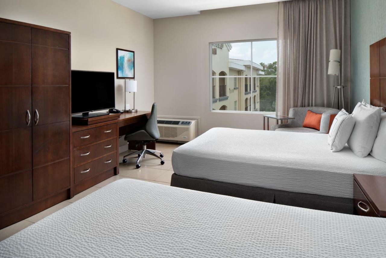 Courtyard By Marriott Bridgetown, Barbados Hotel Eksteriør billede